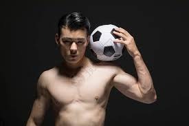 德州游骑兵队王牌投手德格罗姆在 2024 赛季末段成功伤愈复出